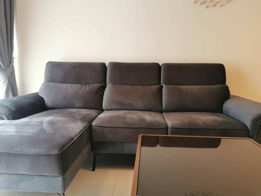 Cardiff 3 Bedroom Millerz Square, Midvalley Apartment