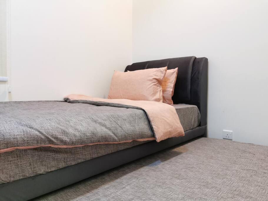 Pangsapuri Cardiff 3 Bedroom Millerz Square, Midvalley
