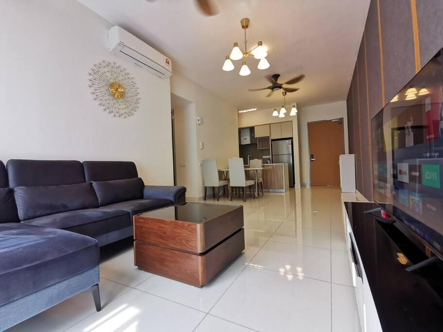 Cardiff 3 Bedroom Millerz Square, Midvalley Kuala Lumpur
