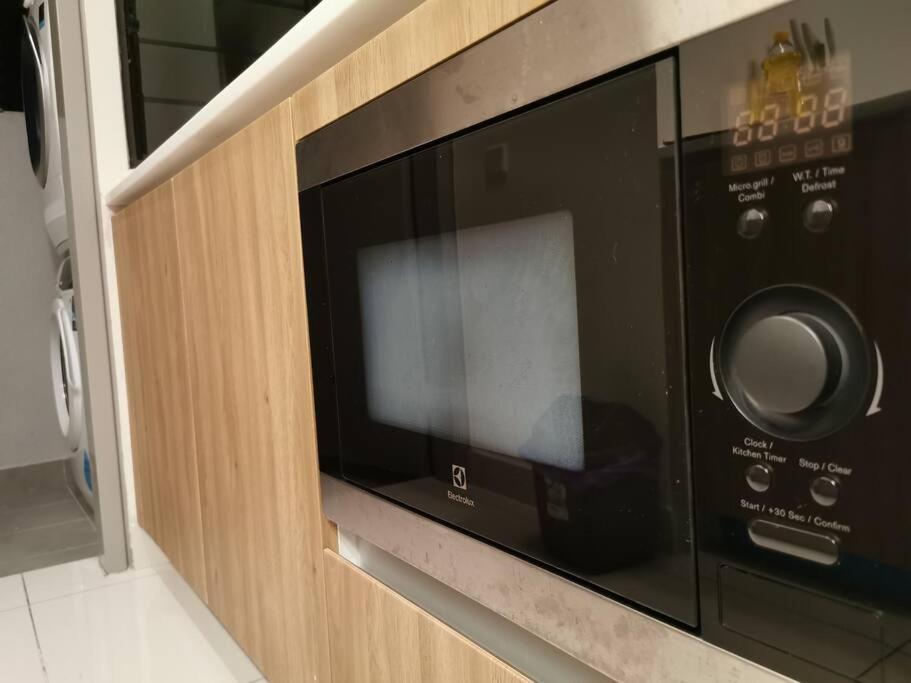 Cardiff 3 Bedroom Millerz Square, Midvalley *