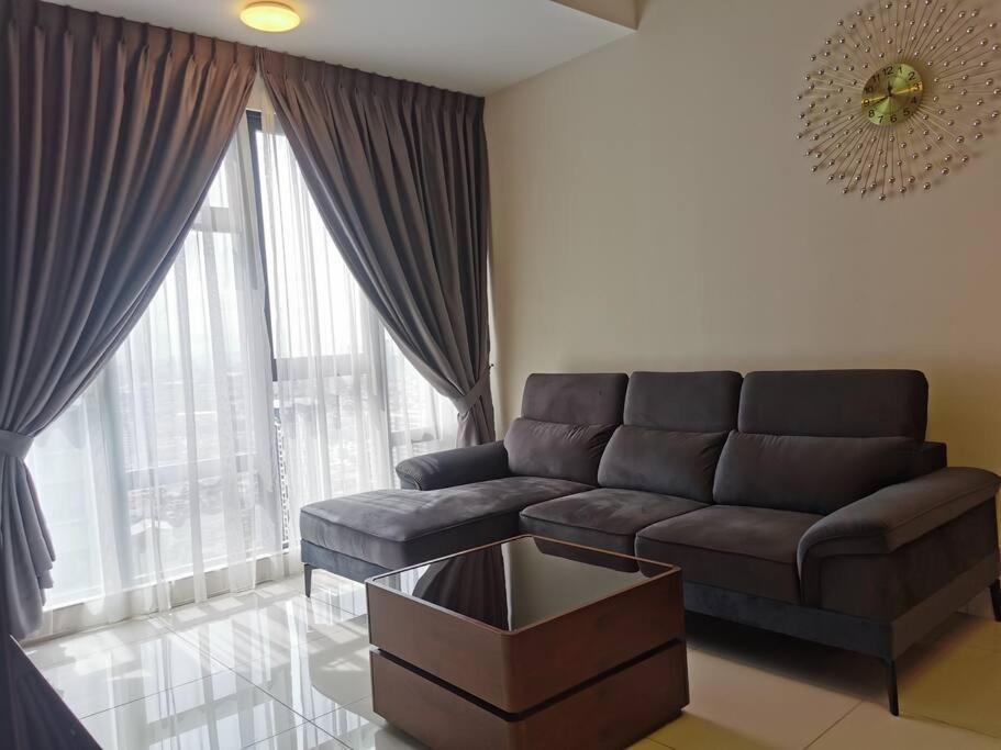 Pangsapuri Cardiff 3 Bedroom Millerz Square, Midvalley *
