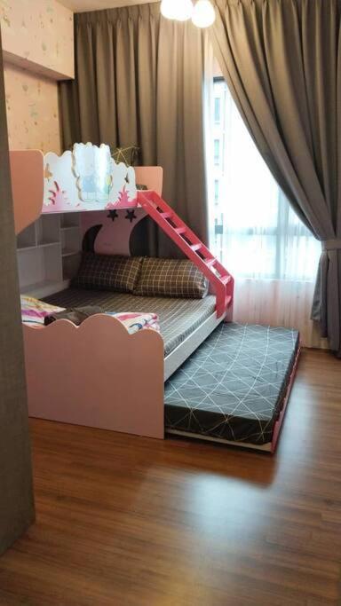 Cardiff 3 Bedroom Millerz Square, Midvalley Pangsapuri Kuala Lumpur